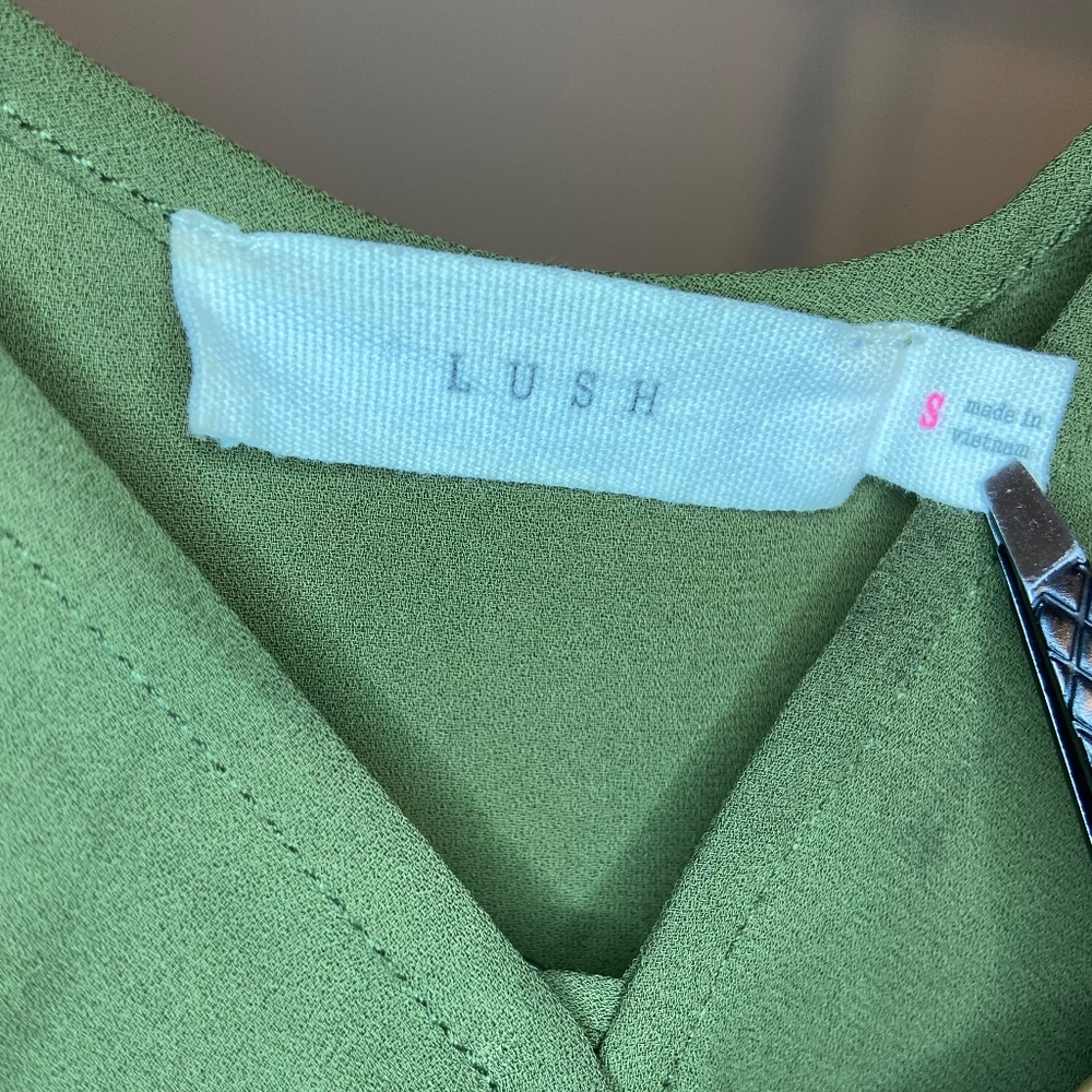 Lush olive green tanktop - Picture 3 of 3